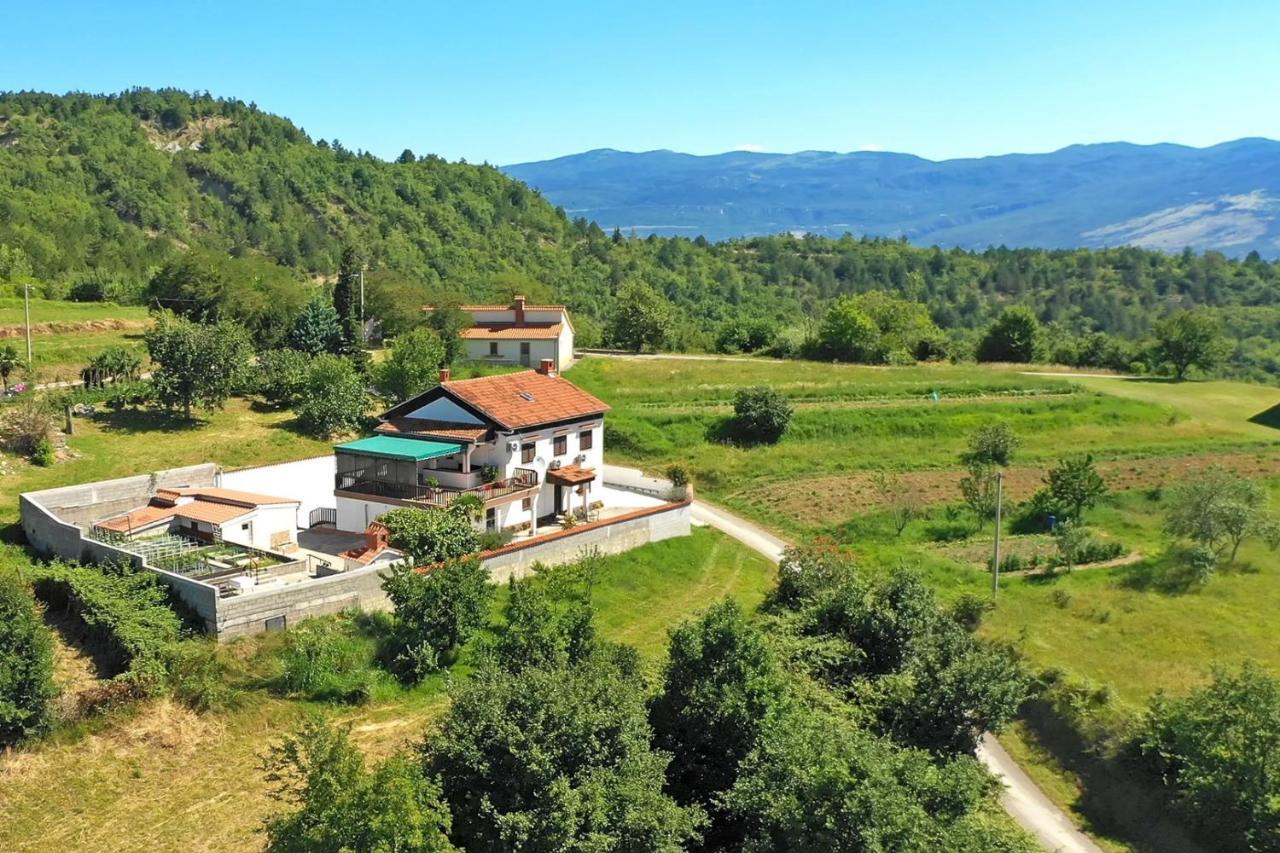 Apartment Mirella For 6 Persons Located In Central Istria Gradinje Exterior foto