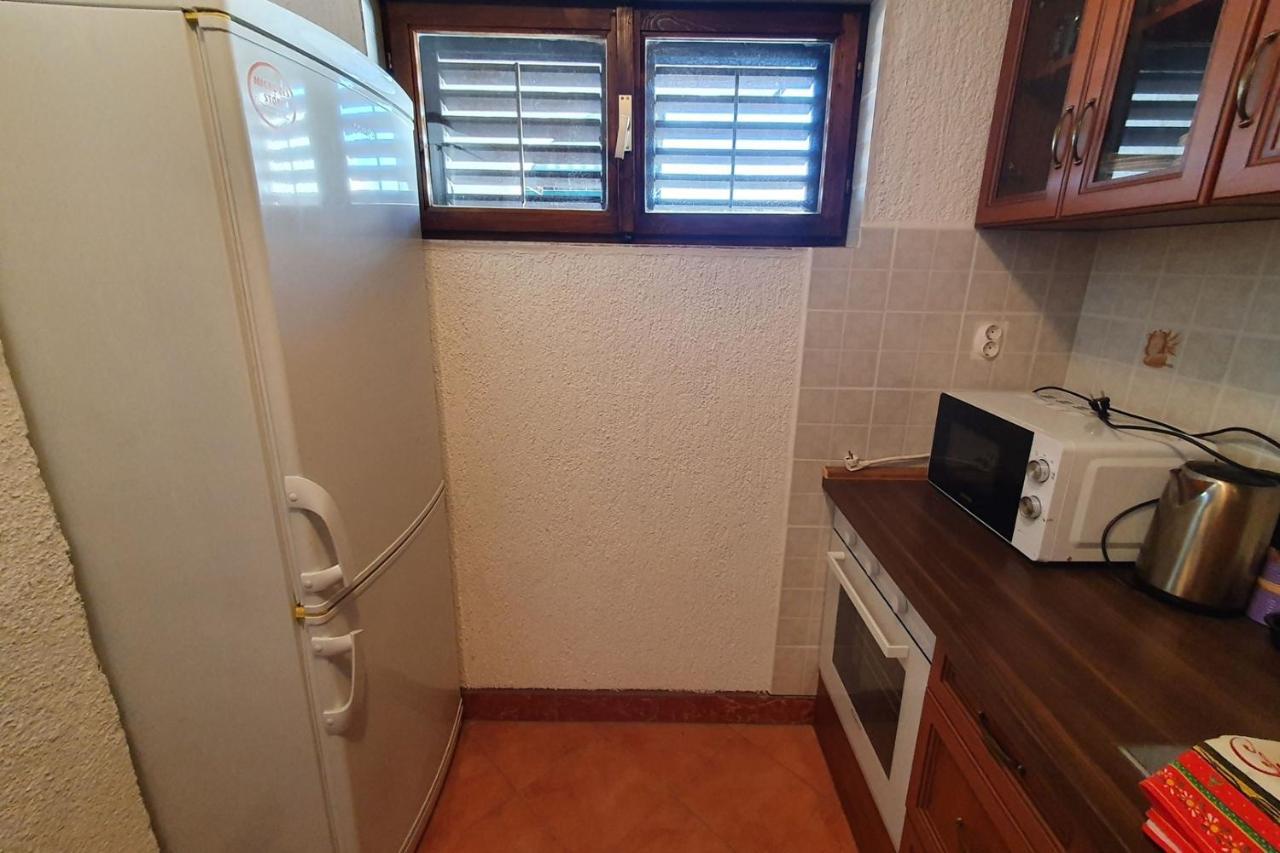 Apartment Mirella For 6 Persons Located In Central Istria Gradinje Exterior foto