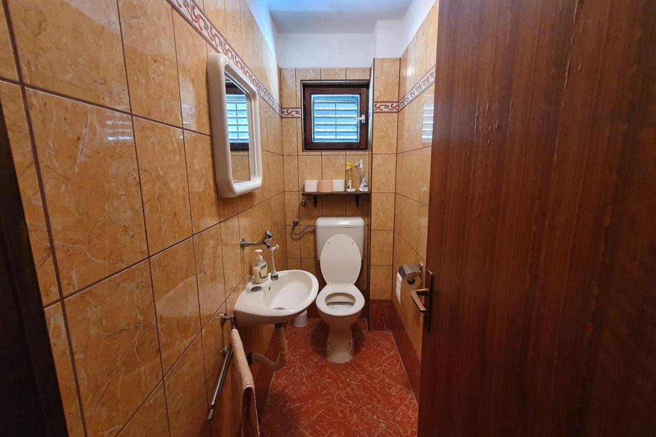 Apartment Mirella For 6 Persons Located In Central Istria Gradinje Exterior foto